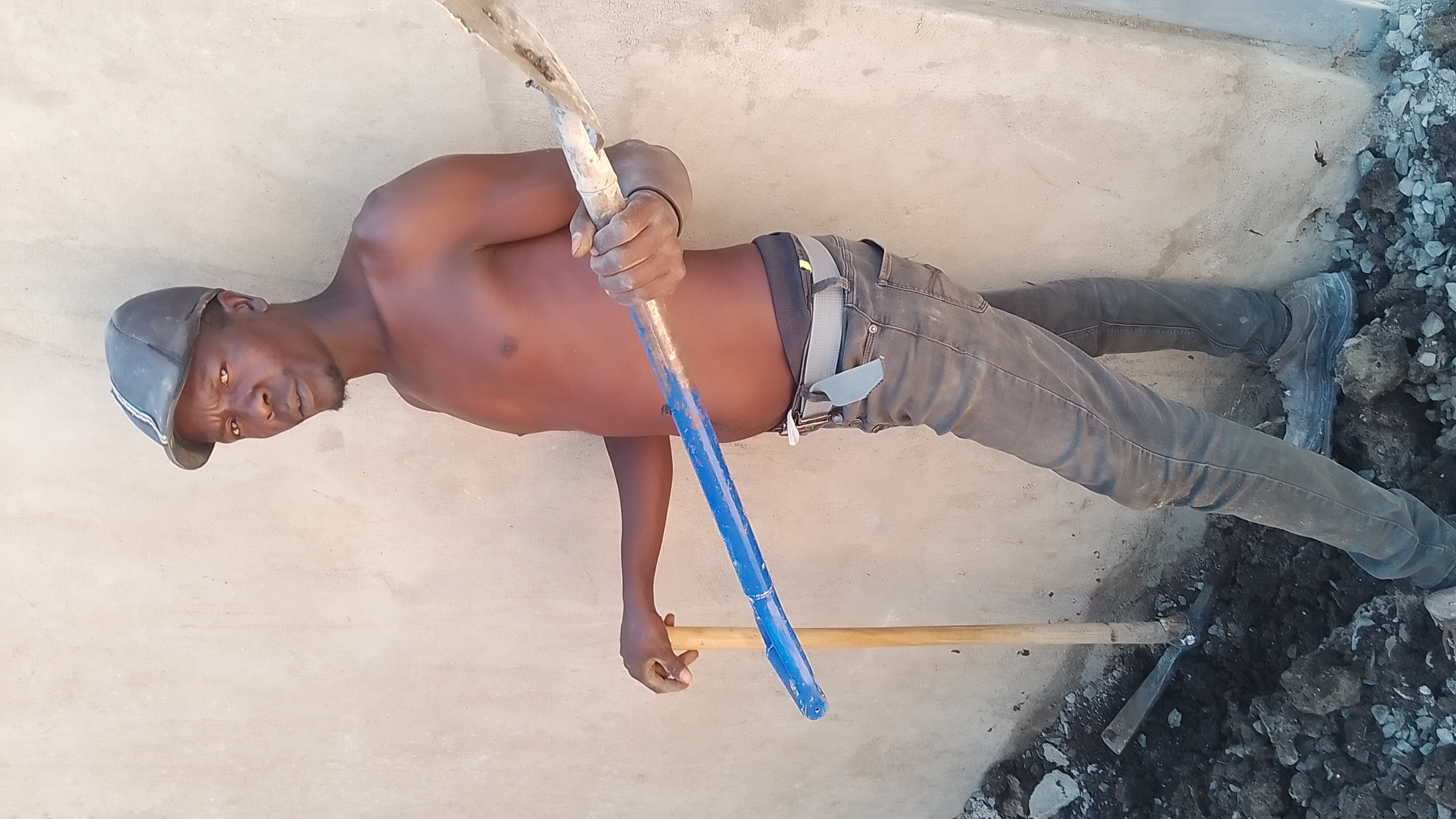 Cheche The Senior gallery 1